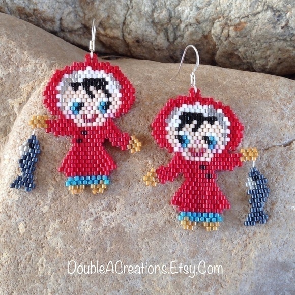 Eskimo Girl with her Catch of the Day Beaded Earrings - Picture 1 of 5